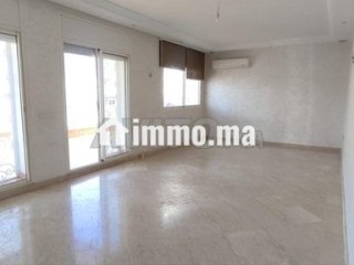 Un appartement avec une magnifique terrasse - Appartement à louer - Rabat