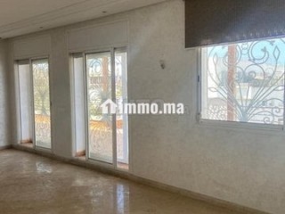 Un appartement avec une magnifique terrasse - Appartement à louer - Rabat