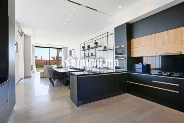 villa-5-chambres-contemporaines-a-louer-big-3