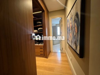 Élégant appartement meublé avec balcon - Appartement à louer - Casablanca