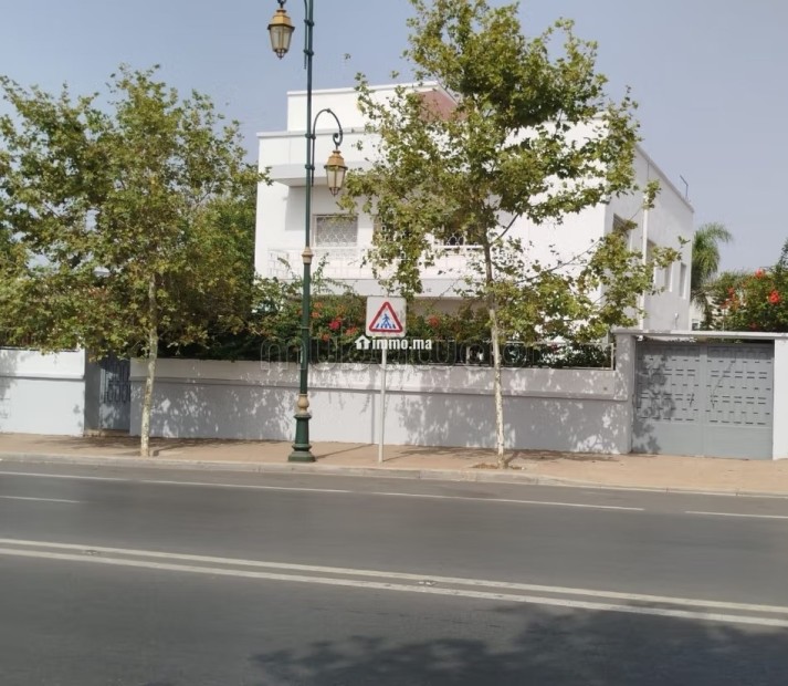 Villa 568 m² à Youssoufia, sur avenue principale - Vente Immobilier - Rabat - photo 1