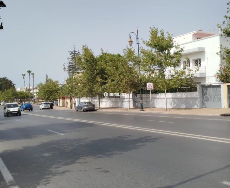 Villa 568 m² à Youssoufia, sur avenue principale - Vente Immobilier - Rabat - photo 2