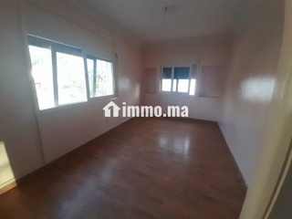 Villa 568 m² à Youssoufia, sur avenue principale - Villa à vendre - Rabat