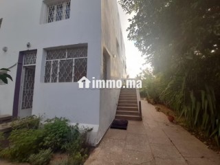 Villa 568 m² à Youssoufia, sur avenue principale - Villa à vendre - Rabat