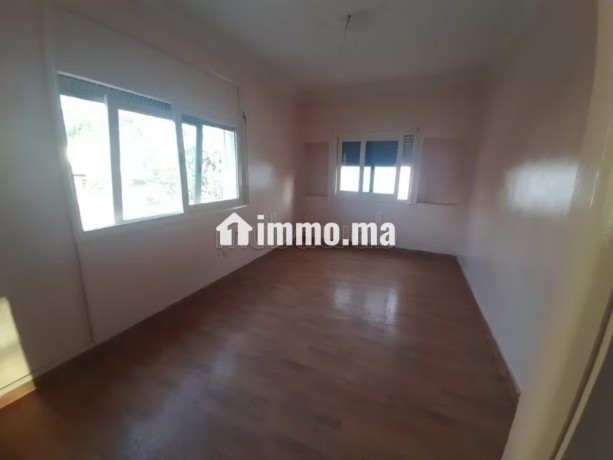 villa-568-m2-a-youssoufia-sur-avenue-principale-big-9