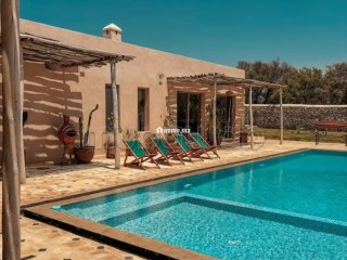 villa-avec-piscine