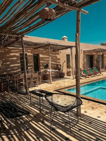 villa-avec-piscine-big-15