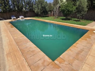 villas-de-luxe-a-louer-a-route-dagadir-surface-totale-1000-m2-piscine-et-service-de-conciergerie