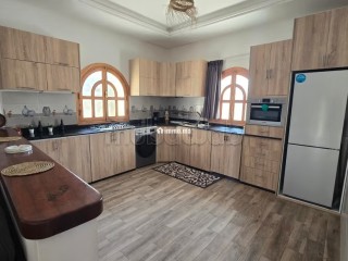 Villas de luxe à louer à Route d'Agadir.
Surface totale 1000 m².
Piscine et service de Conciergerie - Maison à vendre - Essaouira