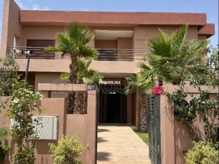 Magnifique villa à louer pour vos vacances à Route de l'Ourika. 6 pièces confortables. Cheminée et concierge - Maison à vendre