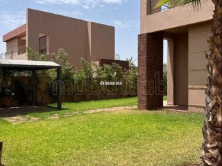 Magnifique villa à louer pour vos vacances à Route de l'Ourika. 6 pièces confortables. Cheminée et concierge - Maison à vendre