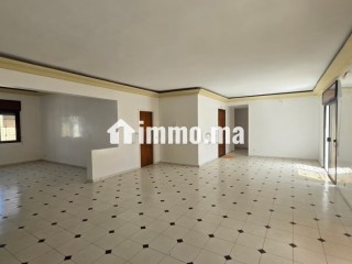Appartement avec terrasse 4 chambres - Appartement à louer - Rabat