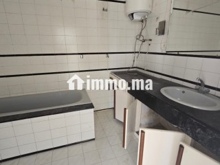 Appartement avec terrasse 4 chambres - Appartement à louer - Rabat