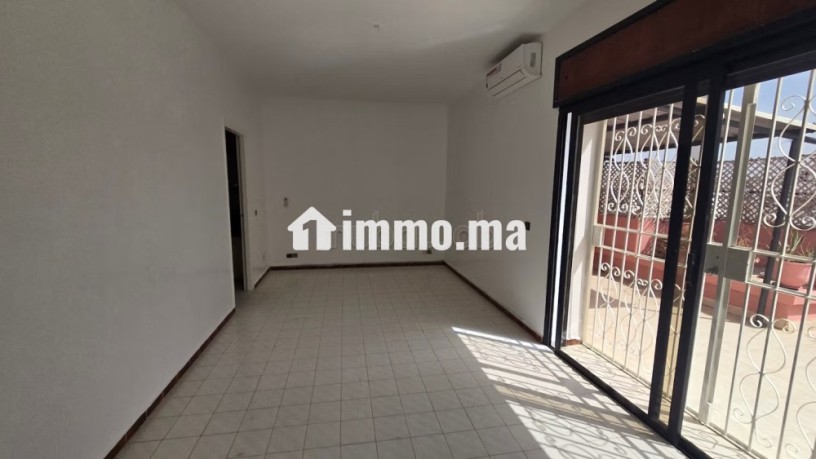appartement-avec-terrasse-4-chambres-big-4