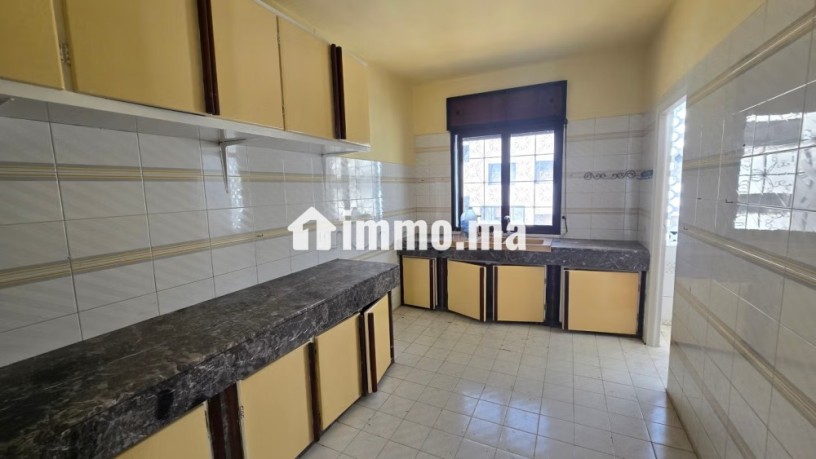 appartement-avec-terrasse-4-chambres-big-8