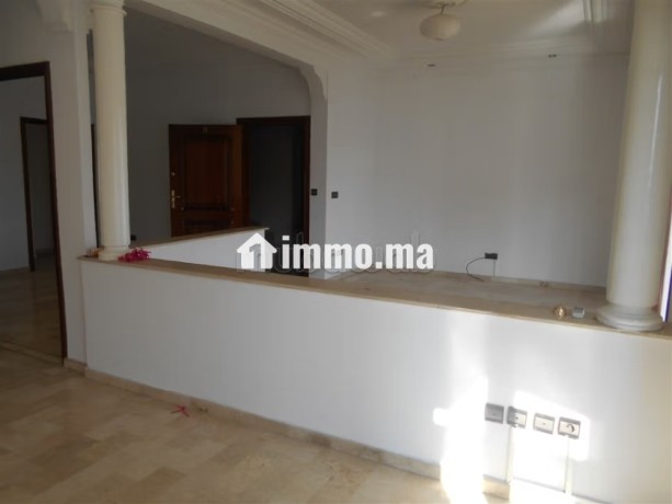 a-louer-bel-appartement-sans-vis-a-vis-agdal-rabat-big-3