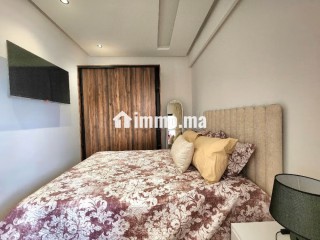 Location saisonnière à Oasis. 1 belle chambre. Chauffage central et porte blindée - Appartement à vendre - Casablanca