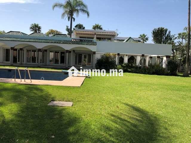 Villa à louer avec piscine à souissi - Location Immobilier - Rabat - photo 1