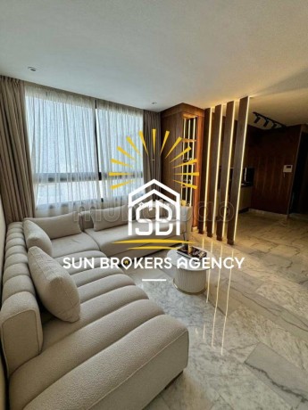 magnifique-studio-moderne-racine-big-0