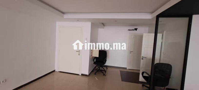 bureau-81m2-a-louer-bd-de-bourgogne-big-2