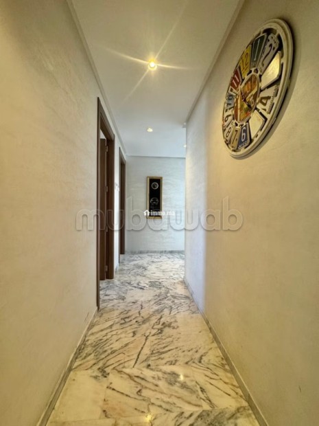 Location d'un appartement à Casablanca Finance City.
Surface de 100 m².
Antenne parabolique et sécurité - Vente Immobilier - Casablanca - photo 7