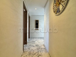 Location d'un appartement à Casablanca Finance City.
Surface de 100 m².
Antenne parabolique et sécurité - Appartement à vendre - Casablanca