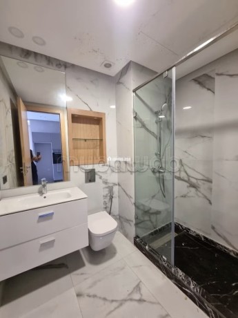 studio-vide-luxe-46m2-a-q-val-fleury-ss-vis-avis-big-4