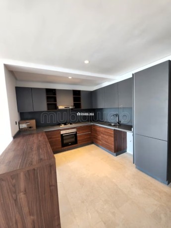 studio-neuf-vide-luxe-64m2-a-cfc-ss-vis-avis-big-0