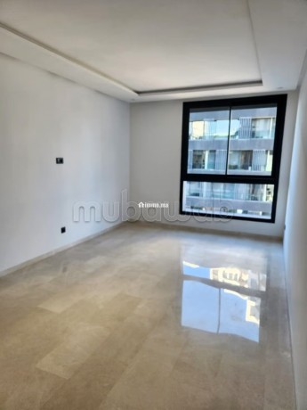 studio-neuf-vide-luxe-64m2-a-cfc-ss-vis-avis-big-1