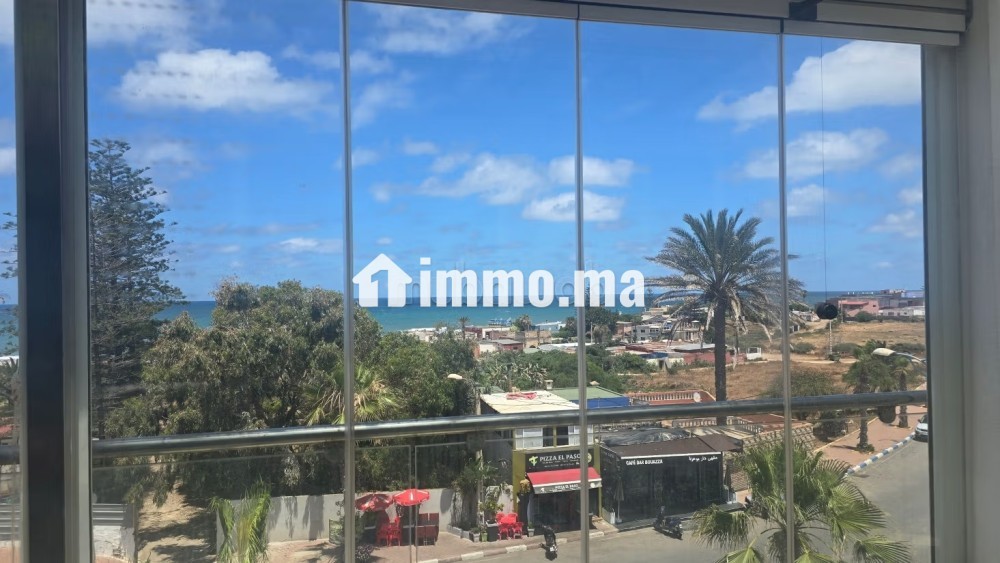 Bel appartement en location à Dar Bouazza.
Surface totale 143 m².
Bien meublé - Location Immobilier - Dar Bouazza - photo 1