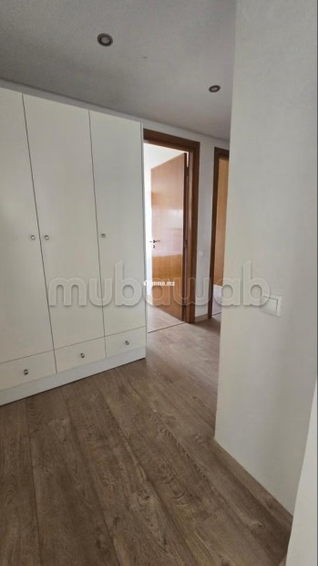 Bel appartement en location à Dar Bouazza.
Surface totale 143 m².
Bien meublé - Location Immobilier - Dar Bouazza - photo 8