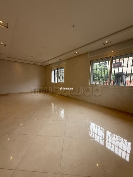 Superbe maison à louer à Moujahidine. 12 grandes pièces. Garage et terrasse - Location Immobilier - Tanger - photo 3