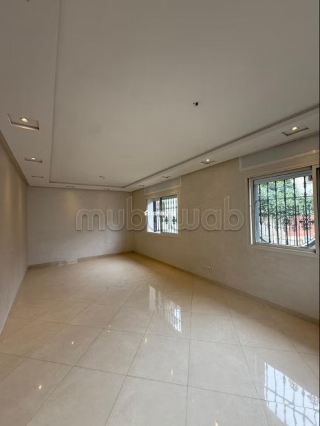 Superbe maison à louer à Moujahidine. 12 grandes pièces. Garage et terrasse - Location Immobilier - Tanger - photo 4