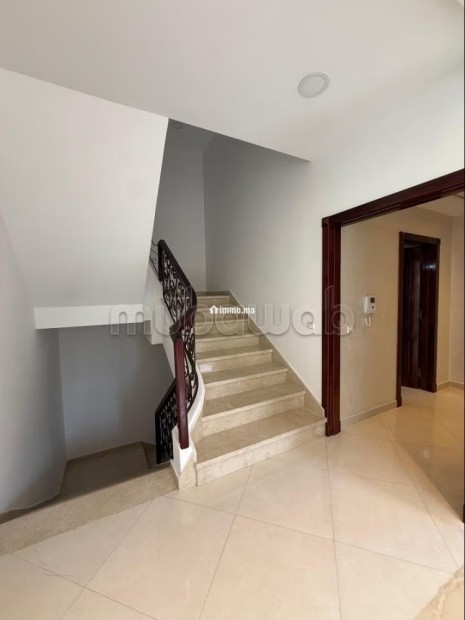 Superbe maison à louer à Moujahidine. 12 grandes pièces. Garage et terrasse - Location Immobilier - Tanger - photo 6