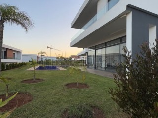 location-villa-moderne-vide