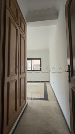vente-dun-bel-appartement-a-route-de-fez-surface-de-85-m2-piscine-big-9