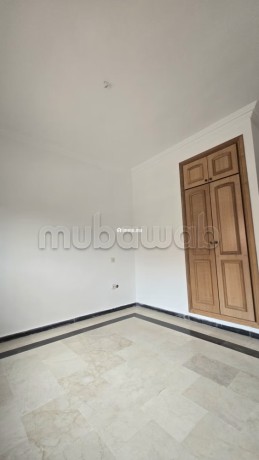 vente-dun-bel-appartement-a-route-de-fez-surface-de-85-m2-piscine-big-14