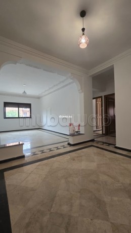 vente-dun-bel-appartement-a-route-de-fez-surface-de-85-m2-piscine-big-17