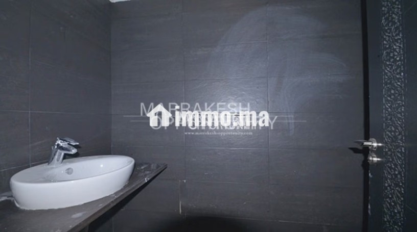 location-appartement-contemporain-avec-terrasse-big-9
