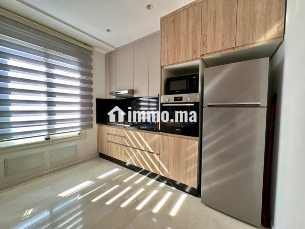 location-dun-appartement-a-oasis-6-pieces-confortables-parking-et-jardin-big-9