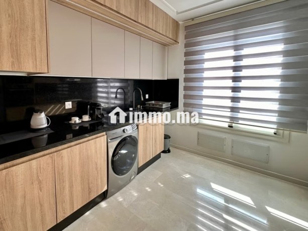 location-dun-appartement-a-oasis-6-pieces-confortables-parking-et-jardin-big-10