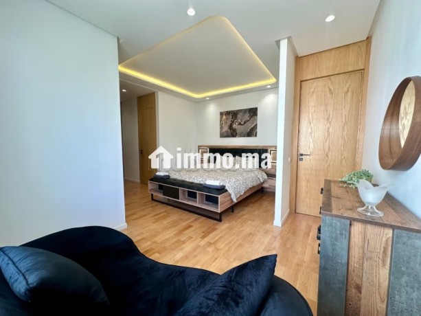 location-dun-appartement-a-oasis-6-pieces-confortables-parking-et-jardin-big-2