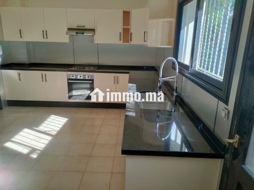 Superbe villa à louer à Ain Diab. 4 chambres. Cuisine entièrement équipée - Location Immobilier - Casablanca - photo 3