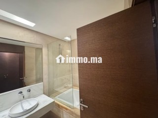 Très bel appartement en location à Souissi.
Surface de 195 m² - Appartement à louer - Rabat