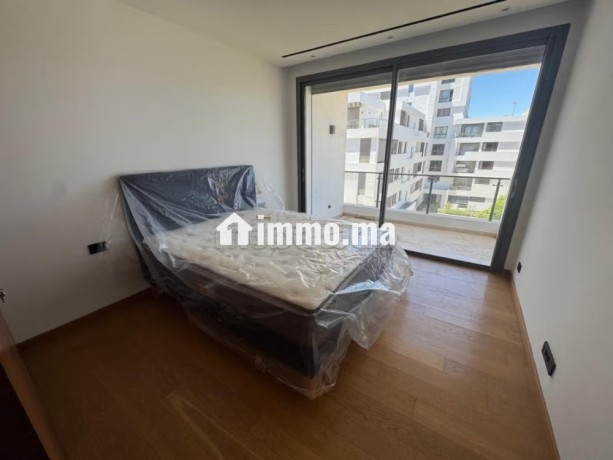 tres-bel-appartement-en-location-a-souissi-surface-de-195-m2-big-2
