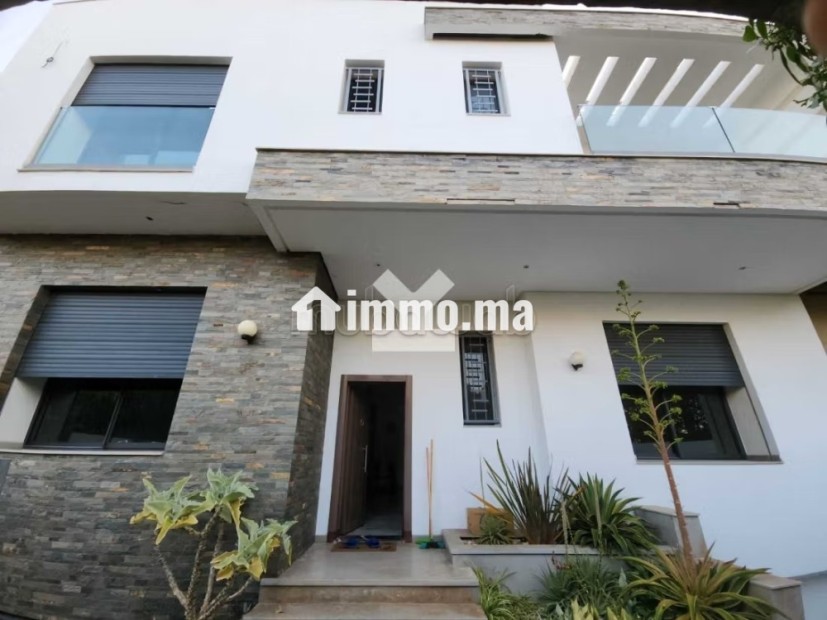 Villa à Louer de 220.0 m² à Dar Bouazza,
Tamaris1 - Location Immobilier - Dar Bouazza - photo 1