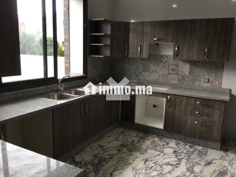 Villa à Louer de 220.0 m² à Dar Bouazza,
Tamaris1 - Location Immobilier - Dar Bouazza - photo 8