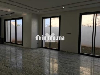 Villa à Louer de 220.0 m² à Dar Bouazza,
Tamaris1 - Villa à louer - Dar Bouazza
