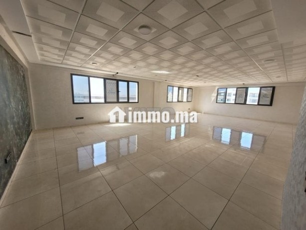 bureau-dangle-de-90m2-en-location-a-agadir-bay-big-4