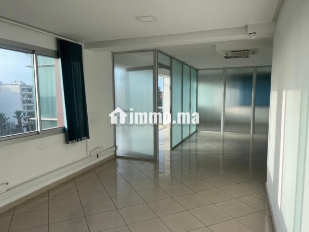 bureau-de-90m-au-5eme-etage-big-4